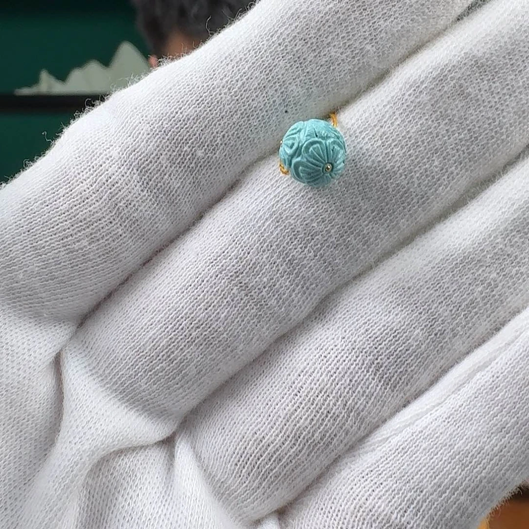 绽***放绿松石未镶嵌珠宝奇石