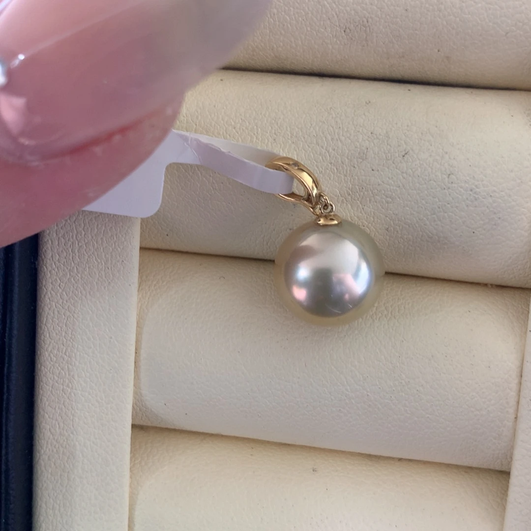 颈饰18K金镶嵌海水珍珠
