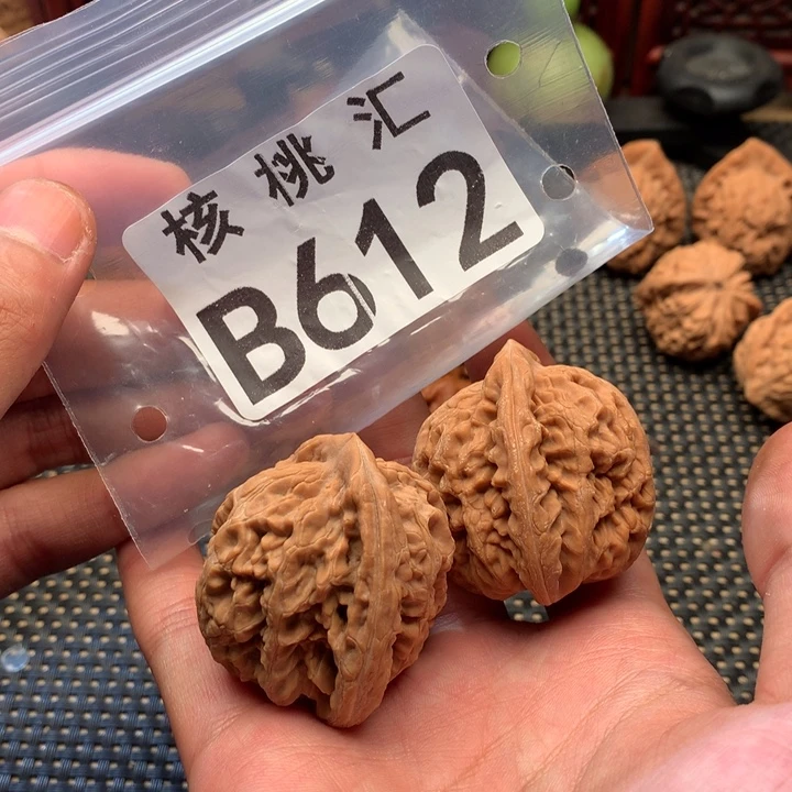 吊坠文玩核桃红锦鲤