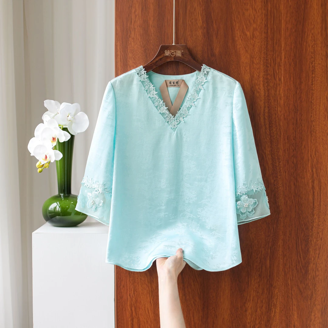 2025新中式新品蓝色V领刺绣提花遮肉显瘦衬衫