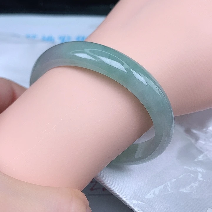 未镶嵌手镯（贵妃镯）翡翠天然