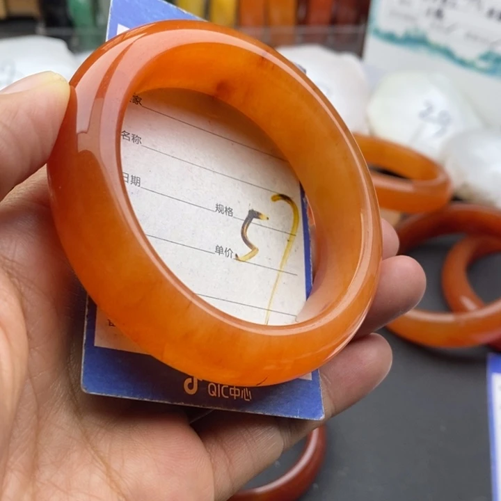未镶嵌手镯石英质玉