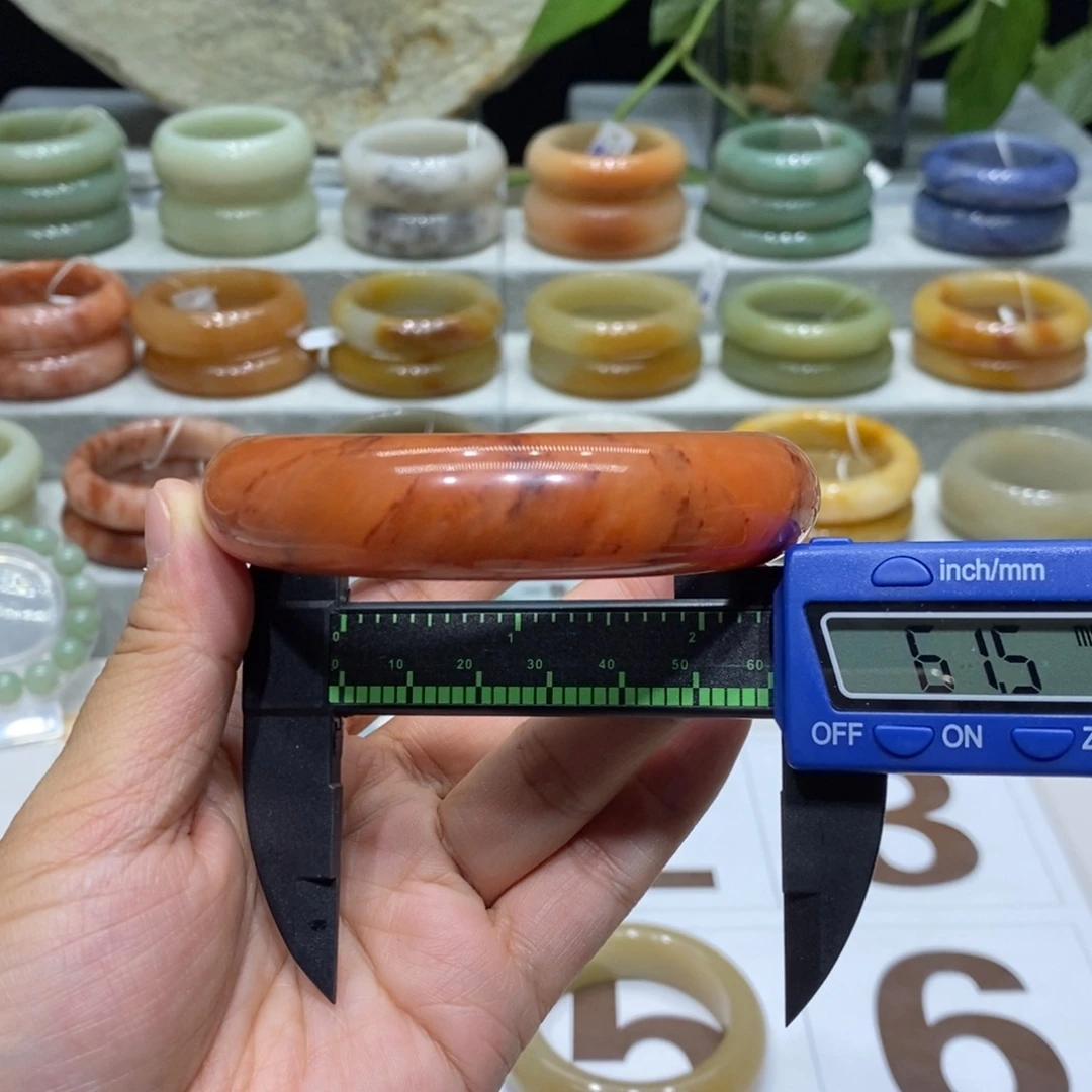 石英岩玉未镶嵌手镯