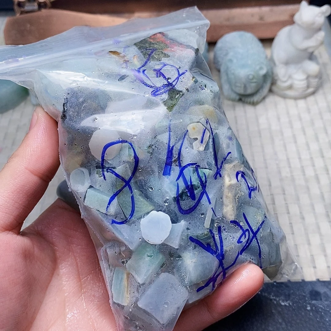 翡翠未镶嵌颈饰8888