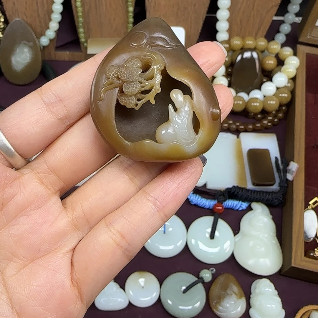 和田玉未镶嵌颈饰