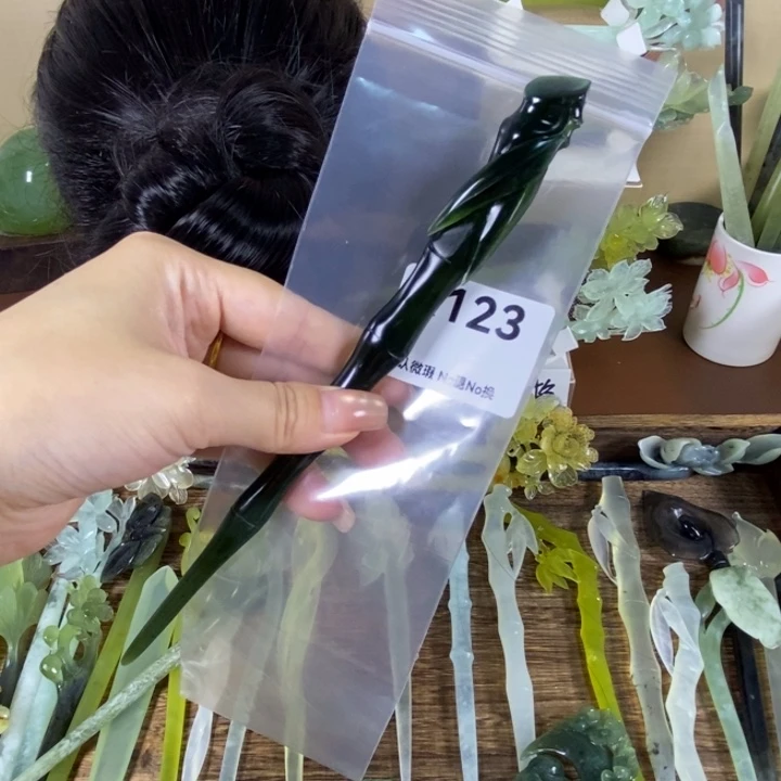 速***车未镶嵌蛇纹石玉发饰