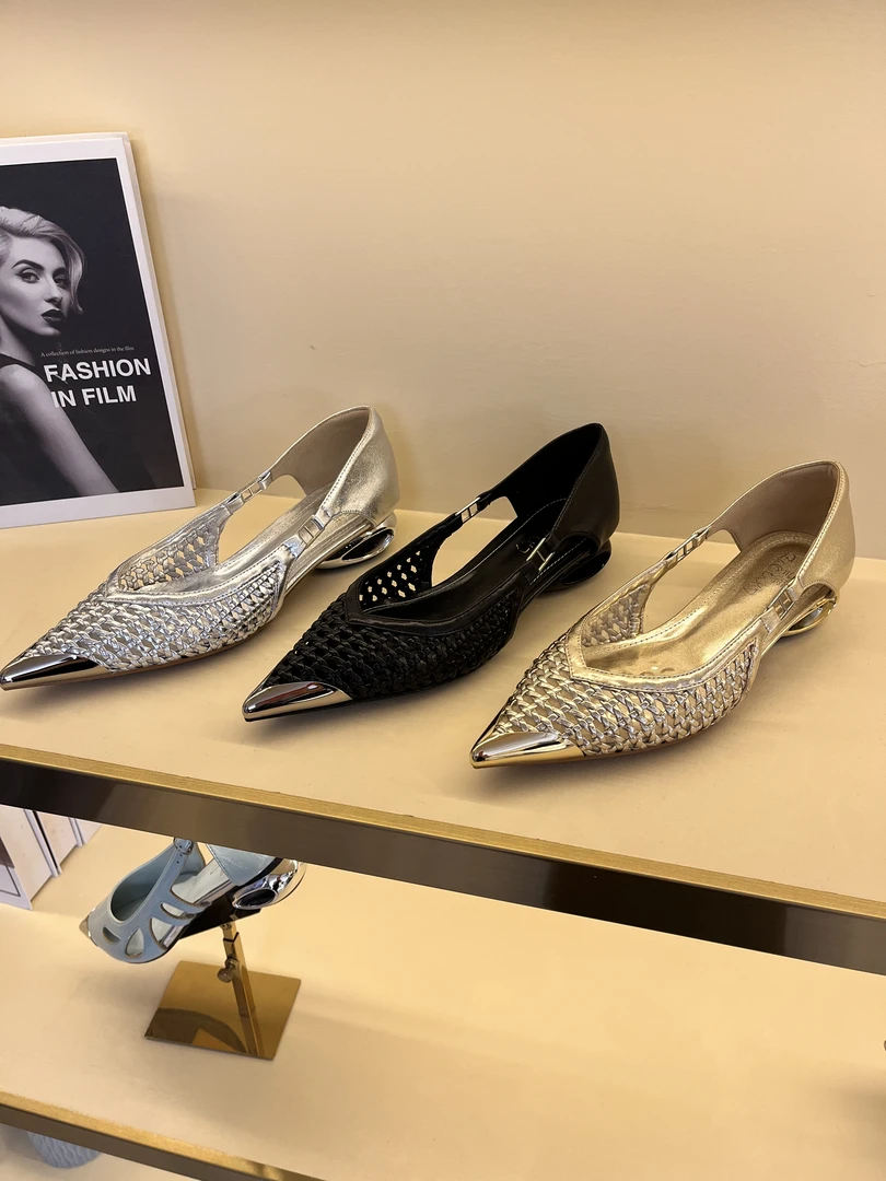 尖头包头凉鞋低帮女欧美时装凉鞋粗跟低跟细跟2025流行浅口女鞋