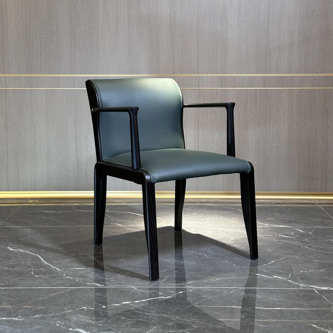 新中式实木真皮餐椅子意式框架结构餐厅休闲轻奢家用简约实木椅子