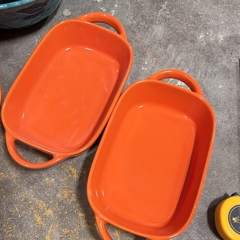 微瑕，不能明火，口径18高度5宽12，2个小号