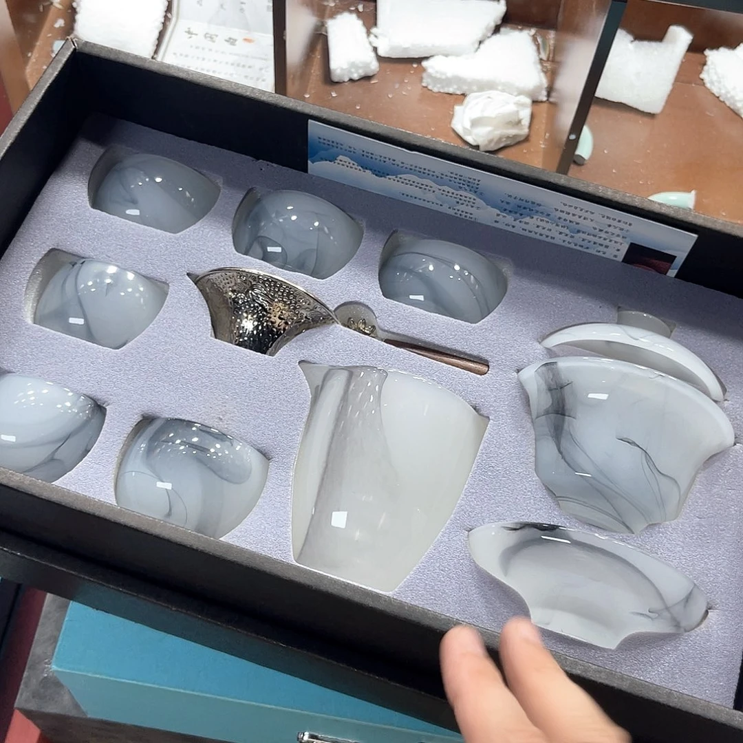 孤品茶具套装等。
