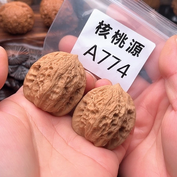 把件文玩核桃蜡皮鸡心37