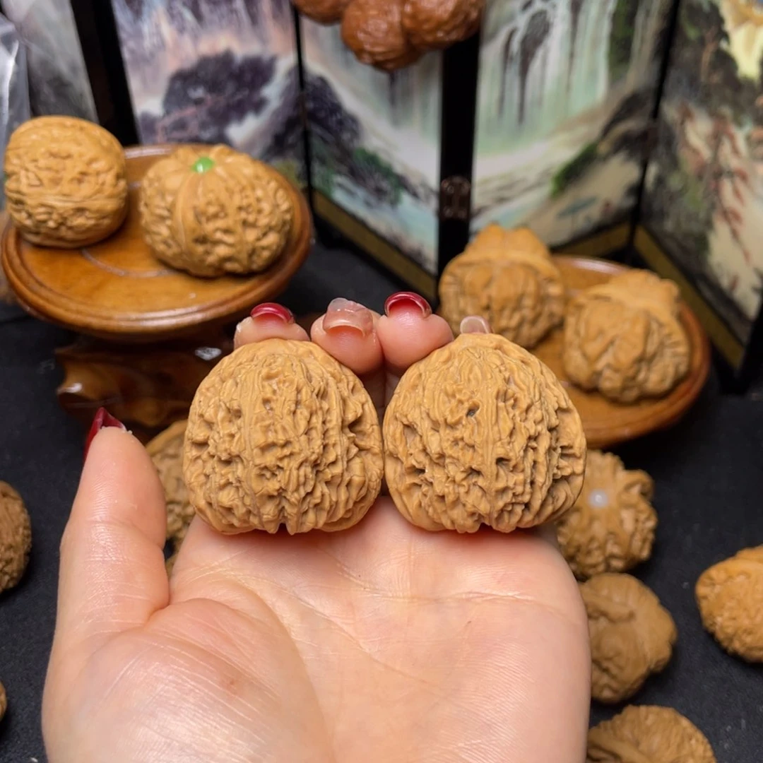 文玩核桃把件冀**哥37南疆石