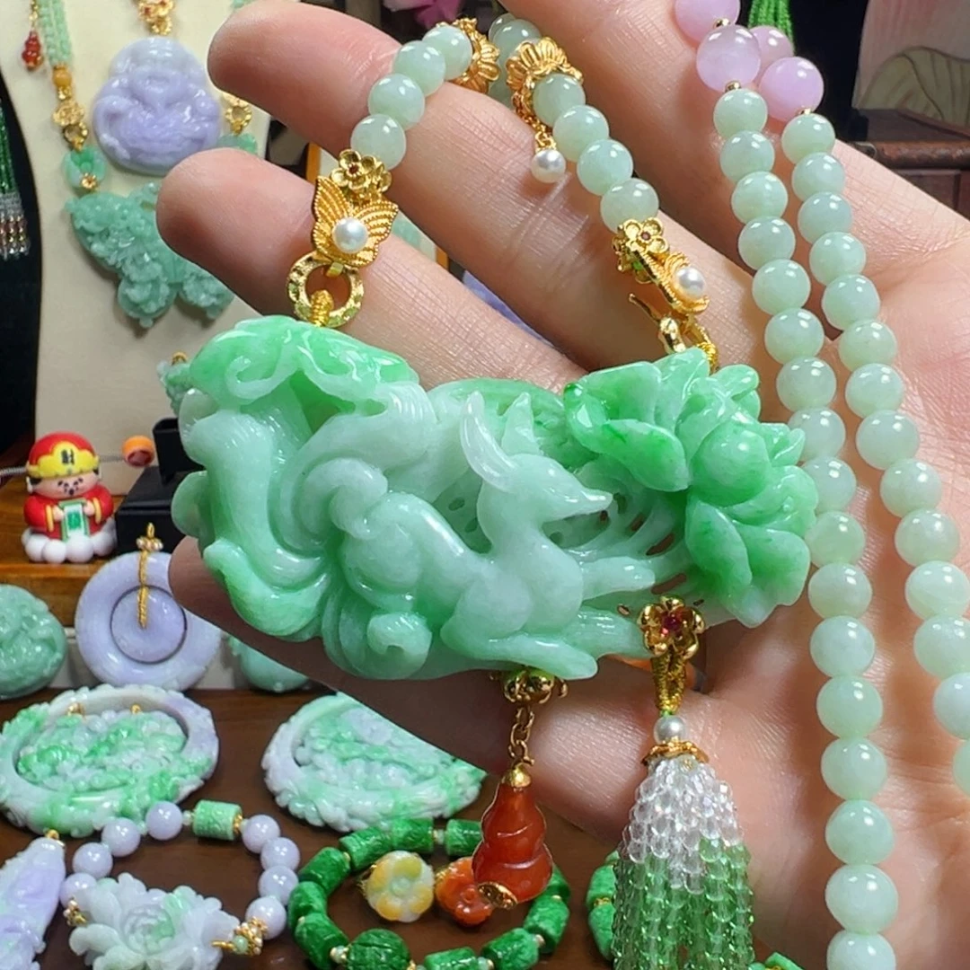 翡翠未镶嵌毛衣链九尾狐