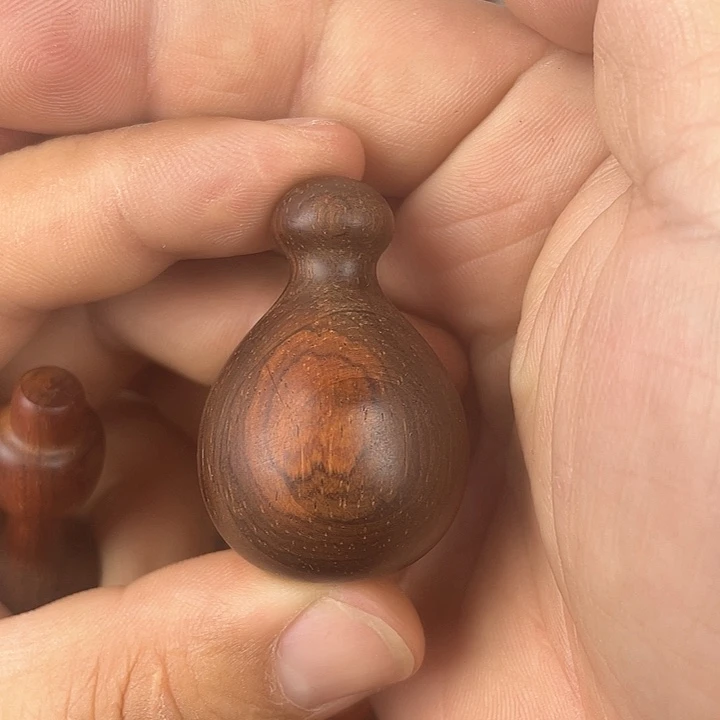 微凹黄檀（南美大红酸枝）