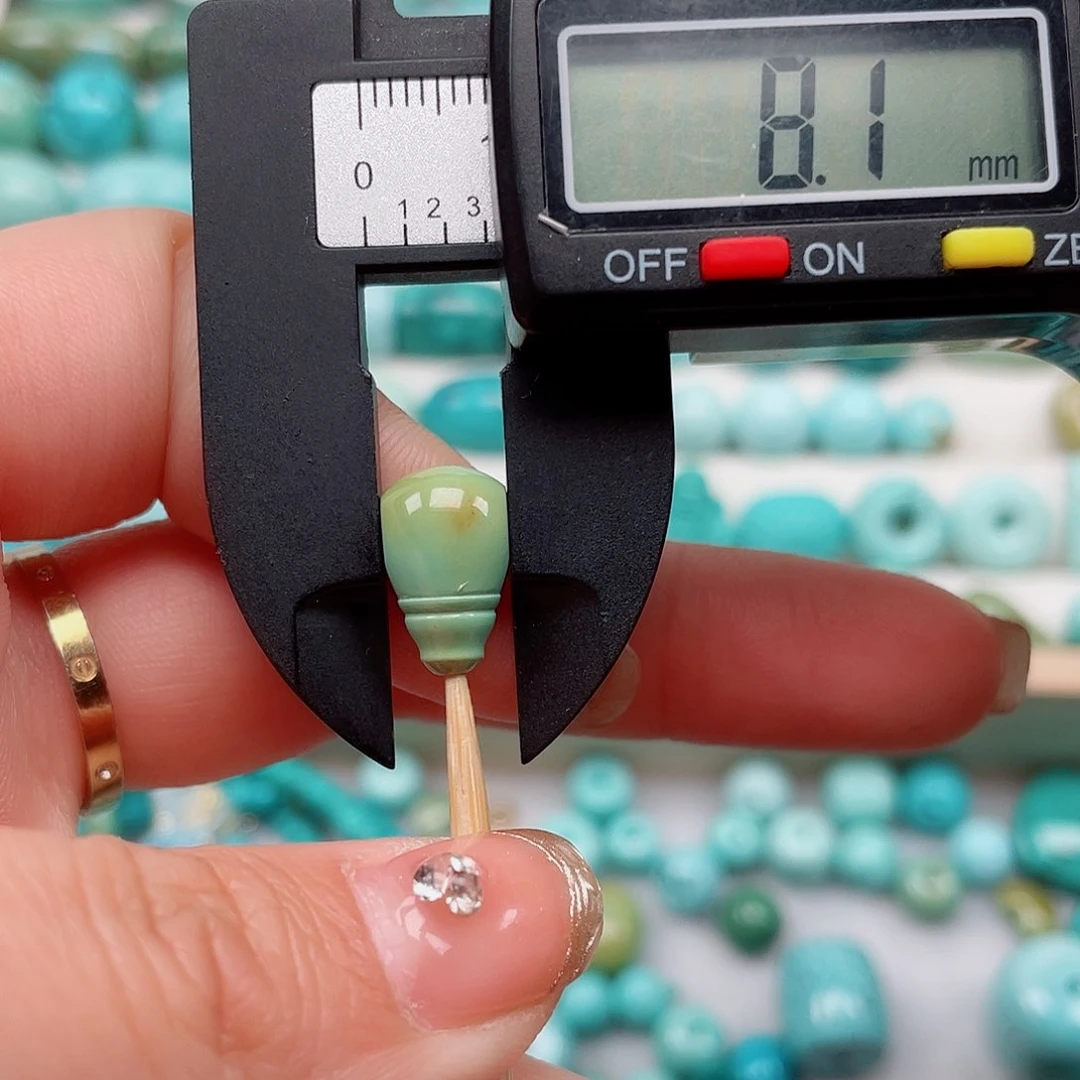 绿松石配饰未镶嵌