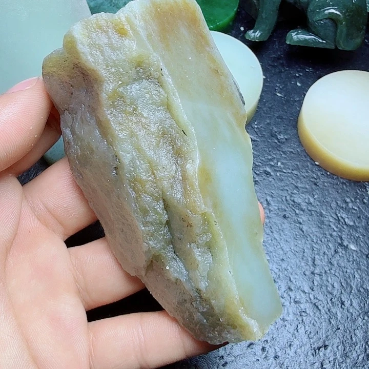 和田玉（糖玉）未镶嵌珠宝奇石