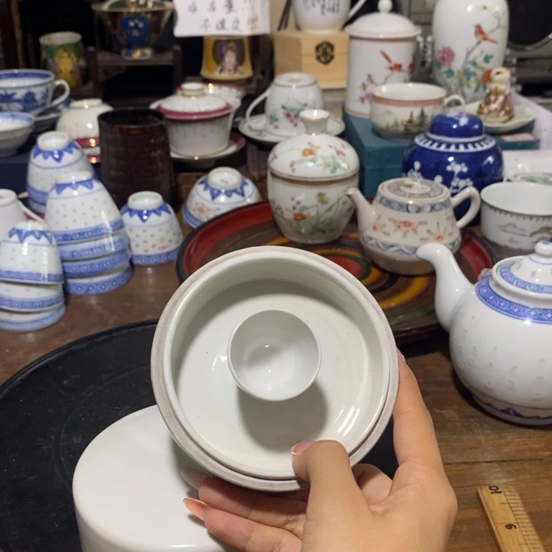 摆件装本keng的容器