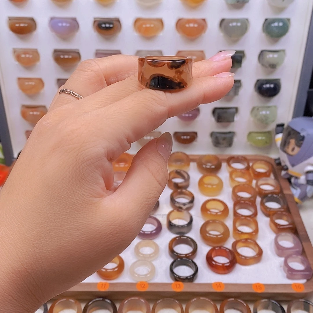 阿***莲未镶嵌戒指玛瑙/玉髓港18