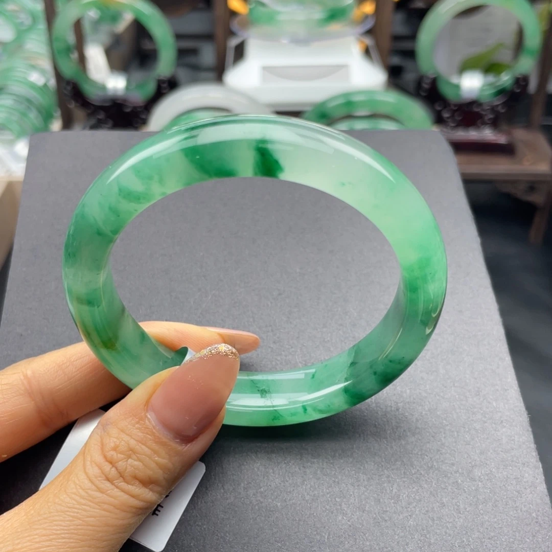 石英质玉（非洲翠）未镶嵌手镯+57.2