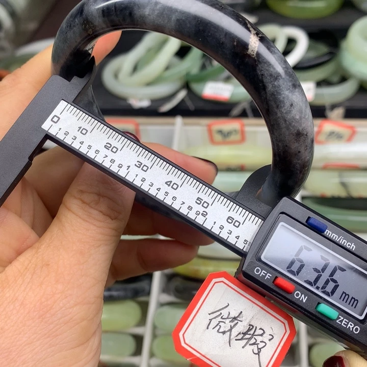 蛇纹石玉未镶嵌手镯898