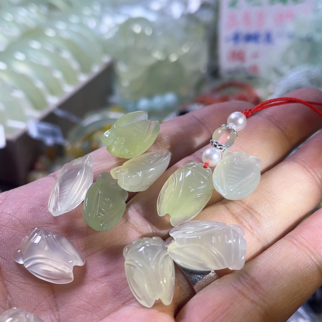 未镶嵌蛇纹石玉颈饰