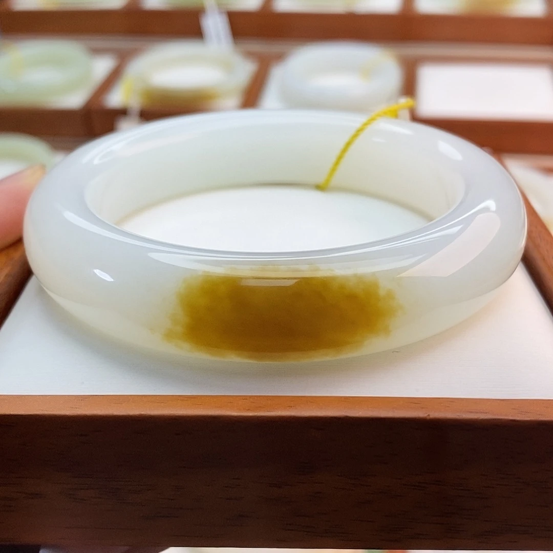 和田玉（糖玉）未镶嵌手链