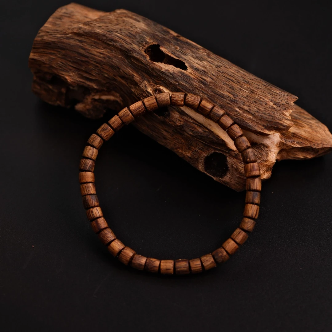 沉香【5mm小片珠】莺歌绿奇楠沉香9分沉单圈手串多样性发其一