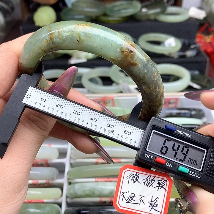 蛇纹石玉手镯未镶嵌808