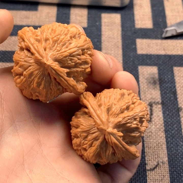 文玩核桃吊坠全品白狮子