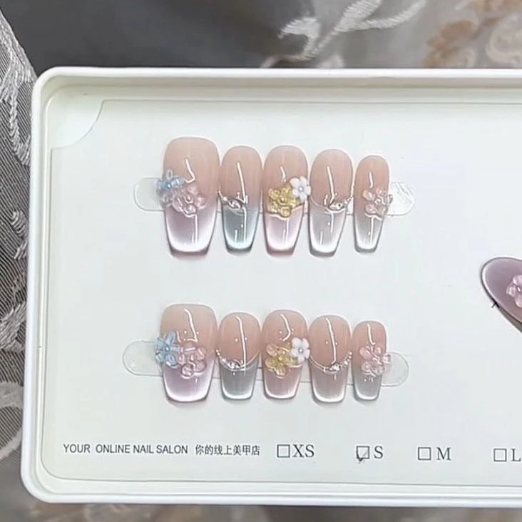 新品水光猫眼款 缤纷多彩春季小花纯手工美甲穿戴甲 网红爆款美甲