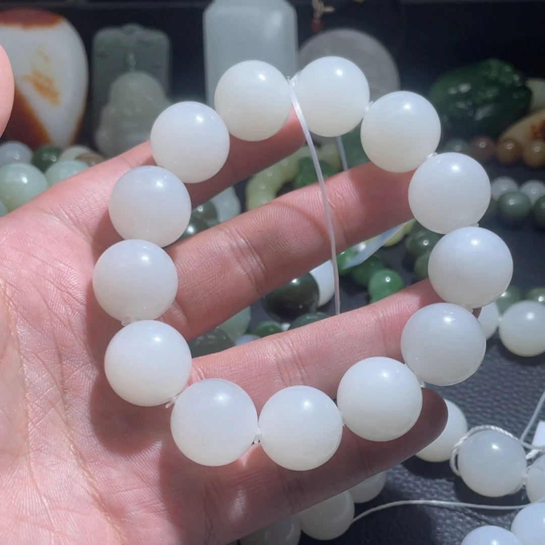 和田玉手串未镶嵌毛**羽