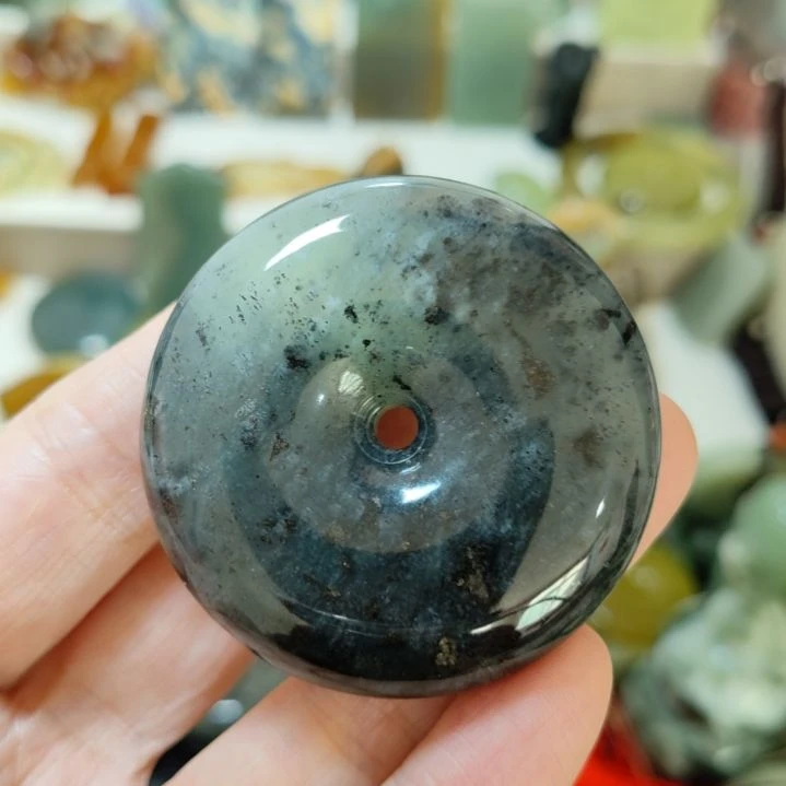 岫玉未镶嵌平安扣