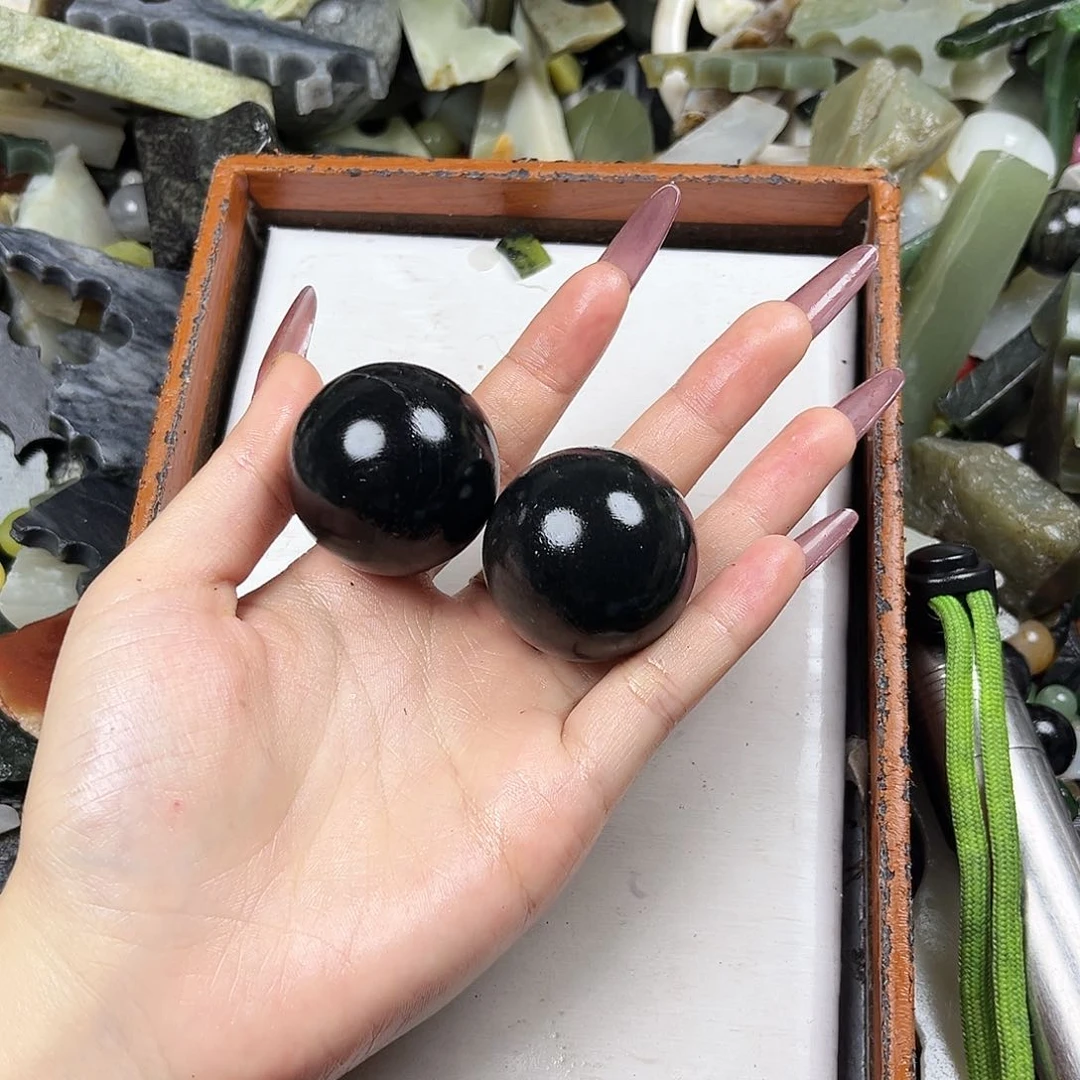 颈饰未镶嵌和田玉（糖玉）