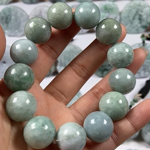 翡翠颈饰未镶嵌微瑕福利