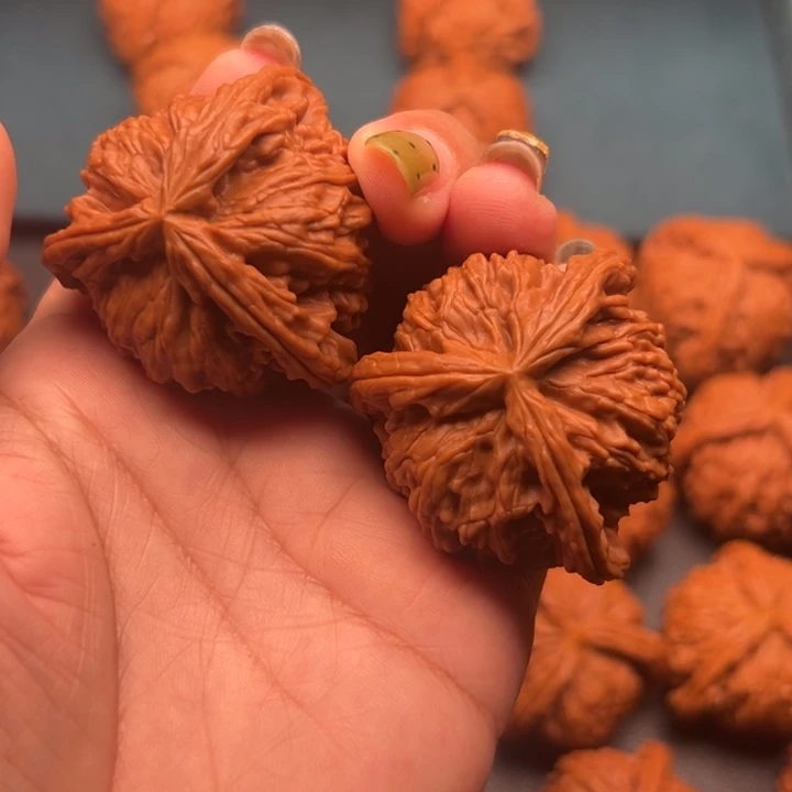 达***仁吊坠文玩核桃88888888