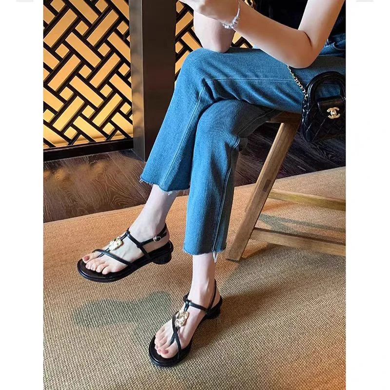 88292  新款时尚气质百搭粗跟夏季凉鞋