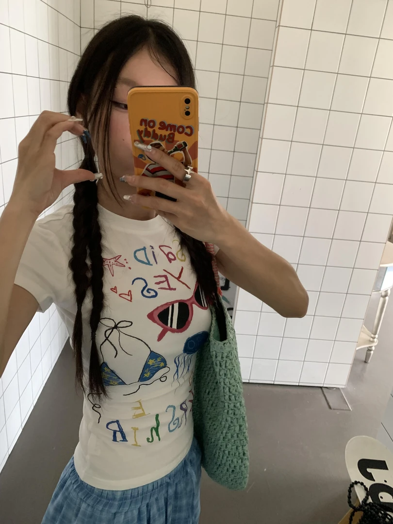 彩色趣味印花正肩短袖t恤女夏季新款修身显瘦设计感甜酷白色上衣