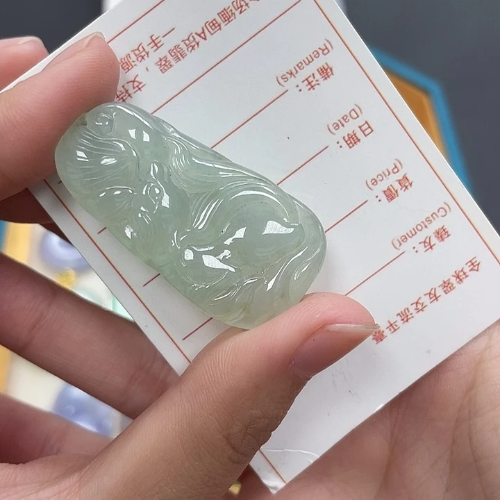 翡翠未镶嵌颈饰11