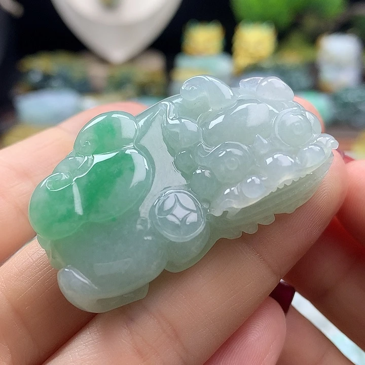 翡翠未镶嵌颈饰貔貅22