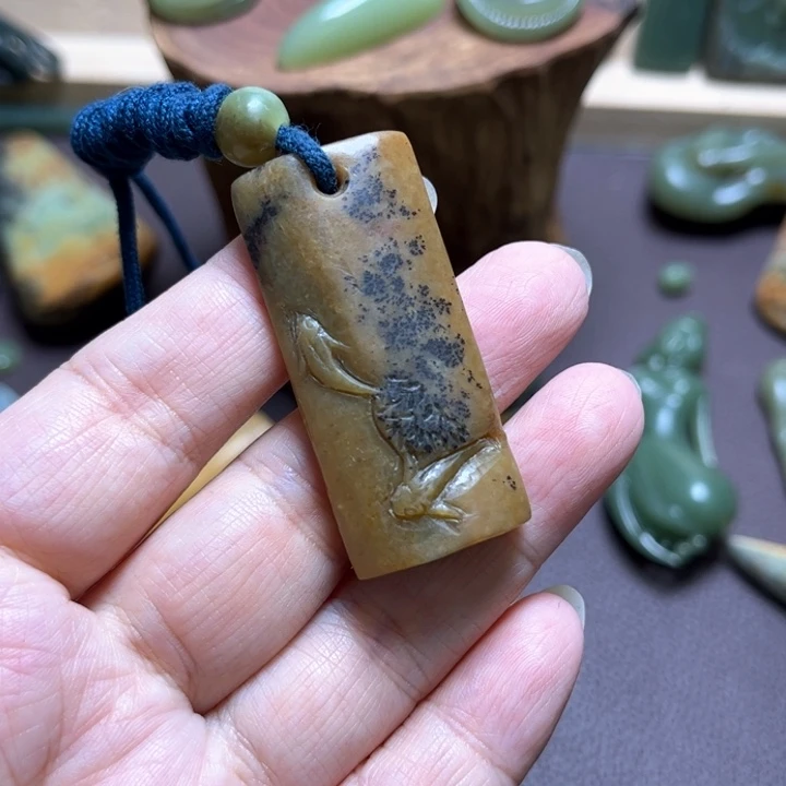 岫岩河磨玉（透闪石质玉）手绳未镶嵌风*吹