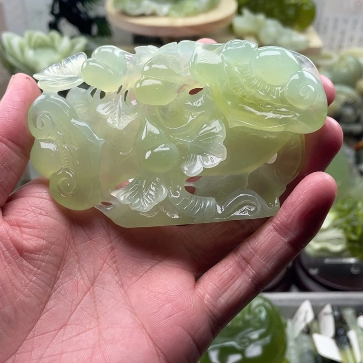 蛇纹石玉未镶嵌四大名玉手把