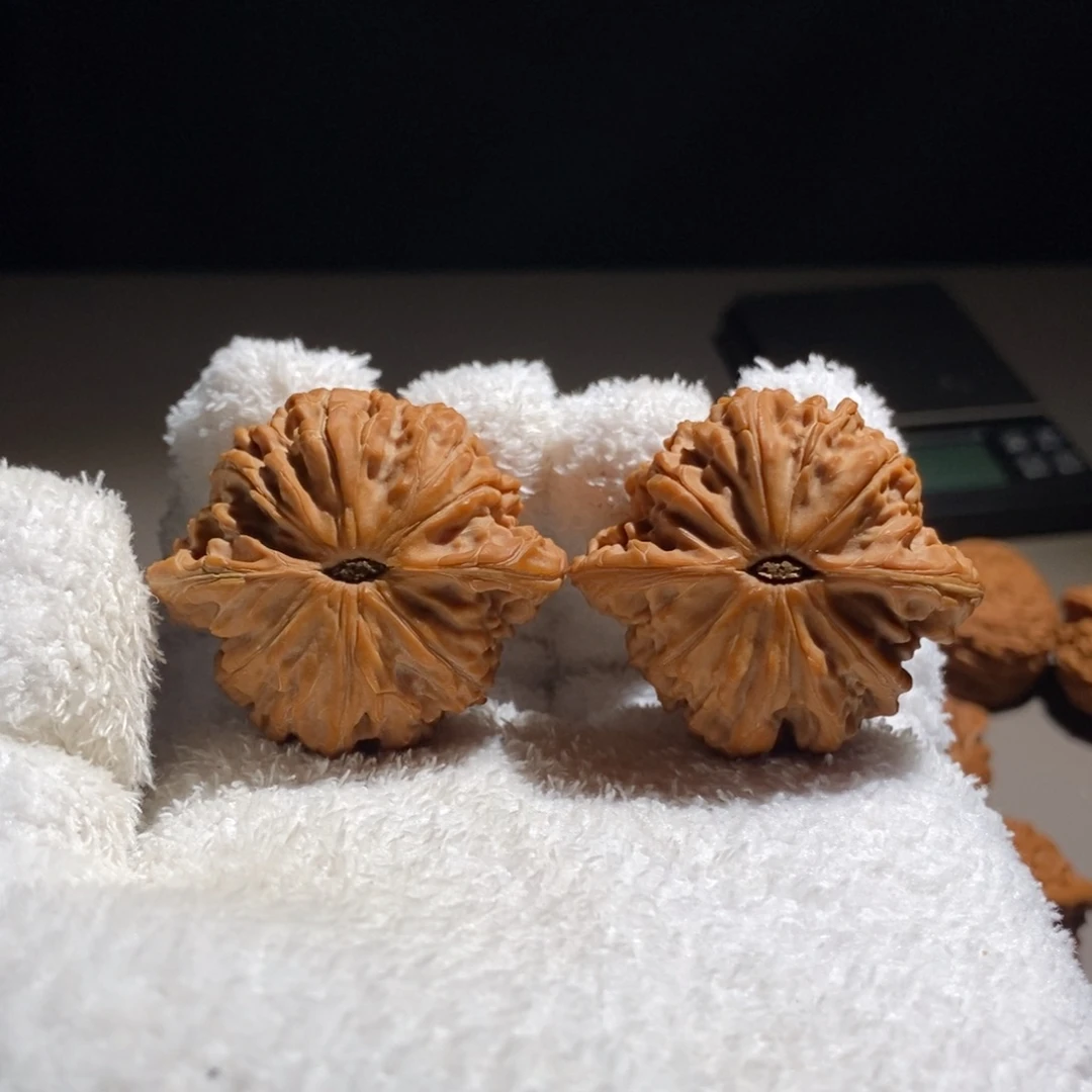 、***哈文玩核桃吊坠磨盘