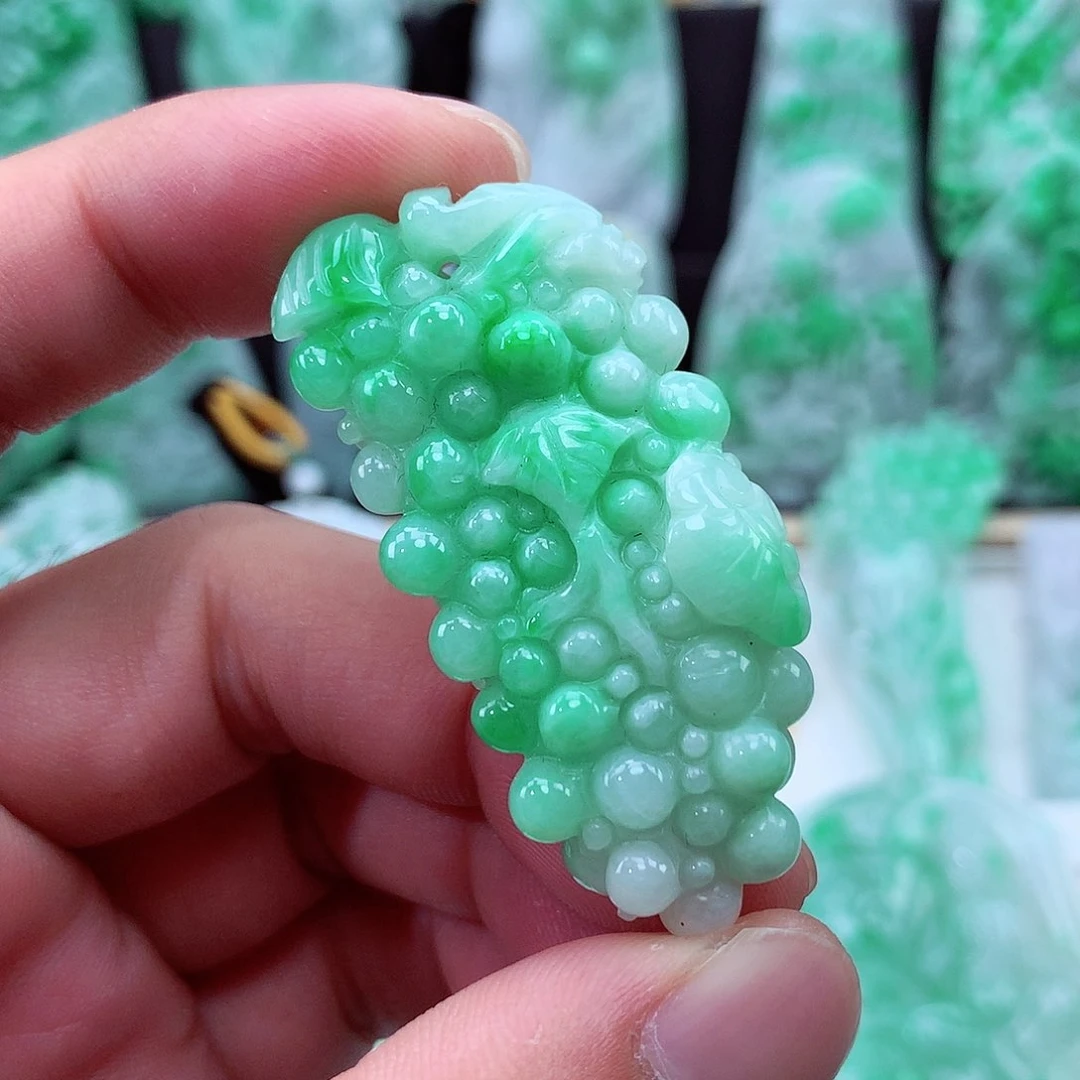 翡翠未镶嵌颈饰翡翠吊坠