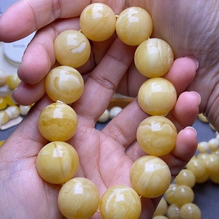 未镶嵌琥珀裸石1