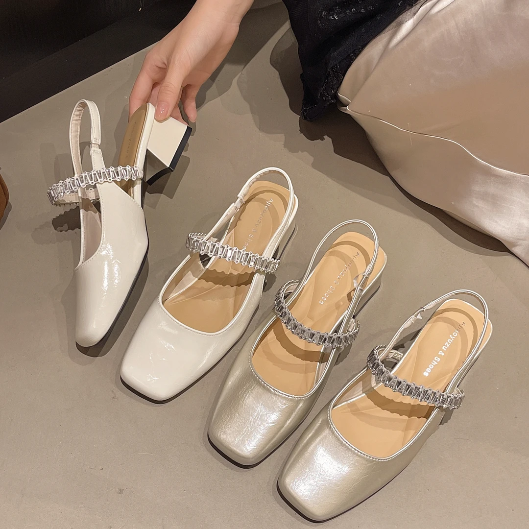 复古方头软皮软底水钻粗跟一字带中跟后空单鞋温柔百搭仙女风凉鞋