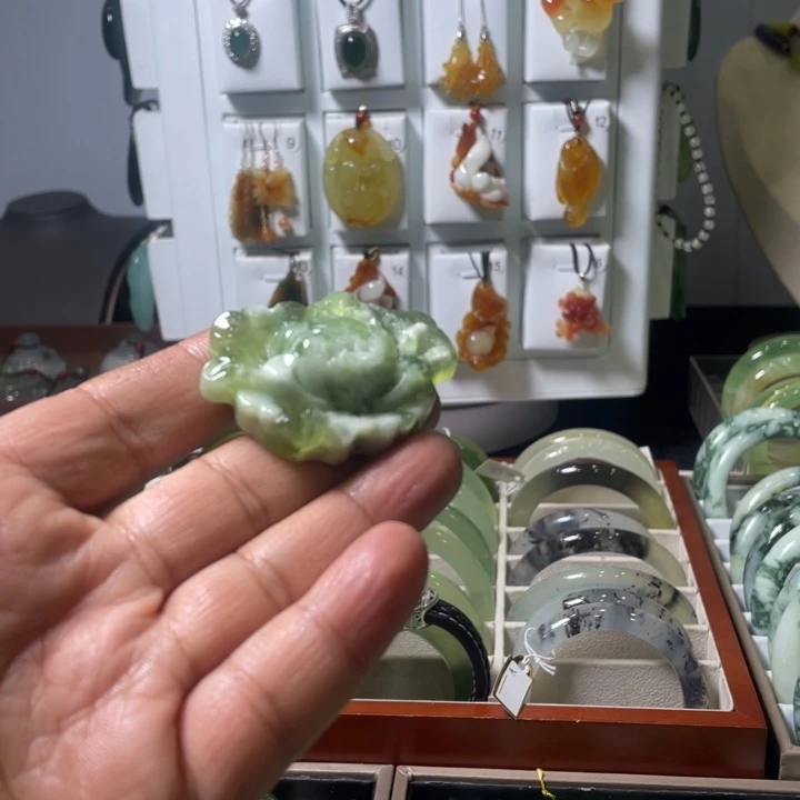 蛇纹石玉合金颈饰