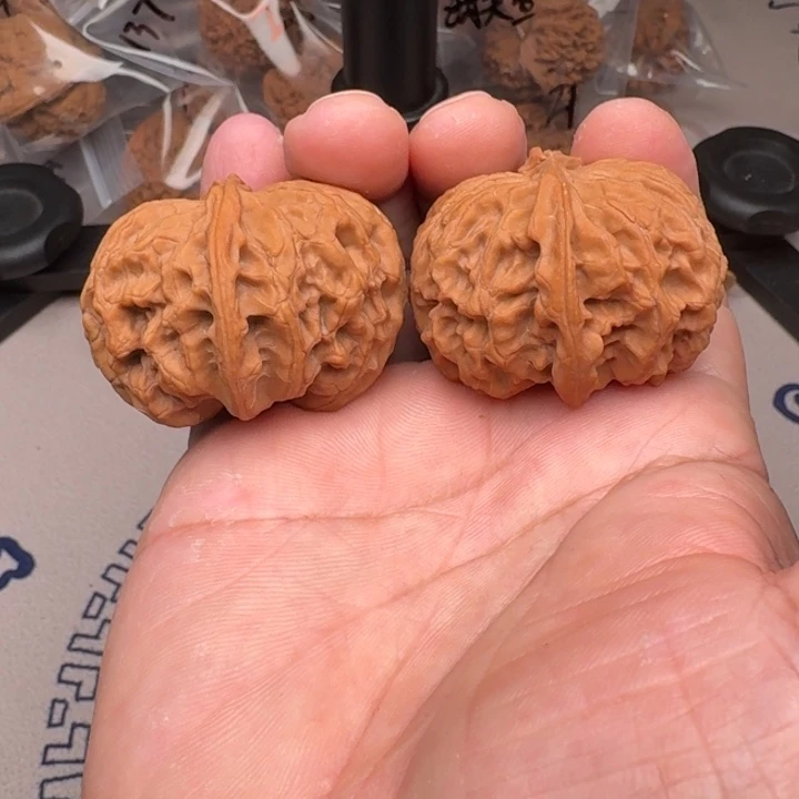 把件桃核山地苹果园43尺25