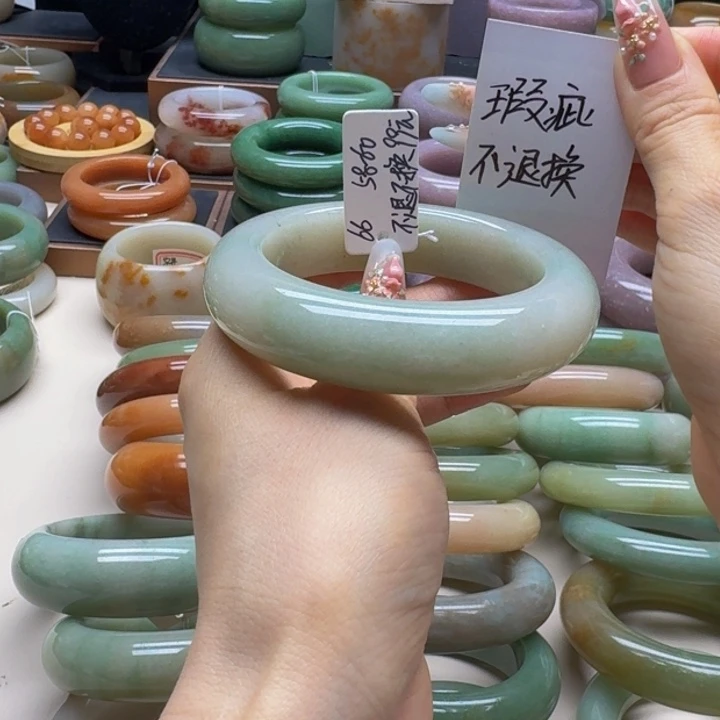 石英质玉未镶嵌手镯