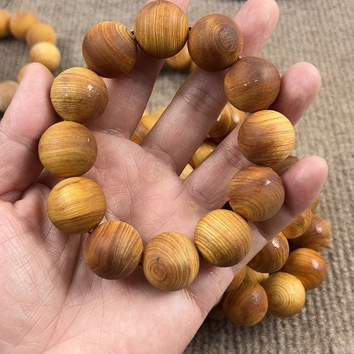 木太行崖柏2.0陈化60克。。。。。。