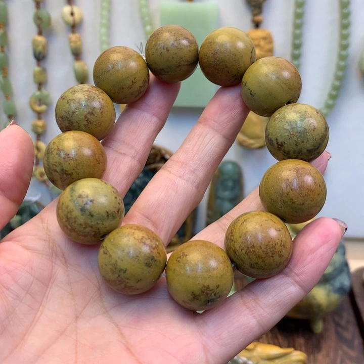 用***9岫岩河磨玉（透闪石质玉）未镶嵌把件